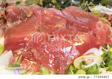 マグロの和風サラダ (旨だし醤油) 77494867