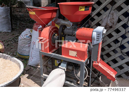 Mini electric rice milling machine Mini electric rice milling machine 77496337