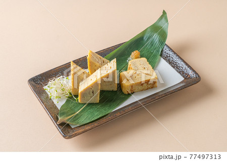 Tamagoyaki, Japanese rolled omelet 77497313