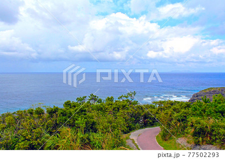 【沖縄】座間味島 神の浜展望台から眺める海 【沖縄】座間味島 神の浜展望台から眺める海 77502293