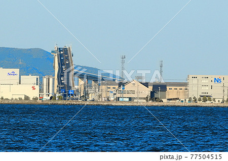 晴天下の江島大橋(ベタ踏み坂) 晴天下の江島大橋(ベタ踏み坂) 77504515