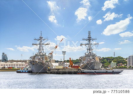 [神奈川・横須賀] アメリカ海軍のアーレイ・バーク級ミサイル駆逐艦の護衛艦カーティス・ウィルバー。 77510586
