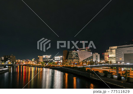 大阪ドーム前歩道橋の橋の上からの夜景　【大阪都市風景・夜景】 77511629