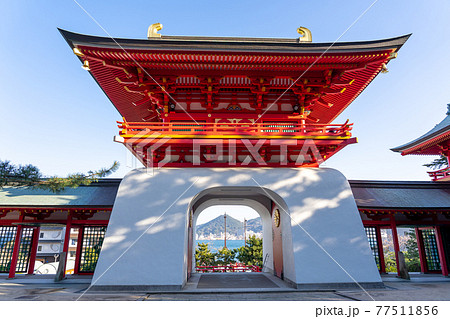 山口県下関市 春の赤間神宮の水天門 山口県下関市 春の赤間神宮の水天門 77511856