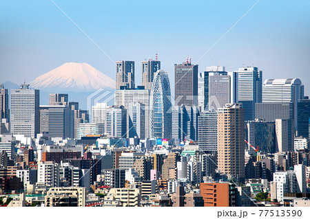 東京 新宿の高層ビル群と富士山の写真素材 [77513590] - PIXTA