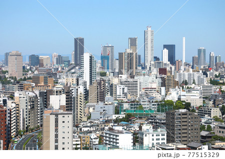 東京　池袋の高層ビル群 77515329