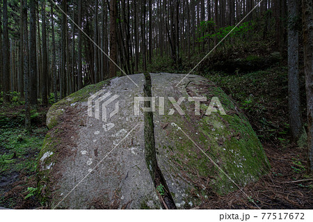 一刀石と天乃石立神社 77517672
