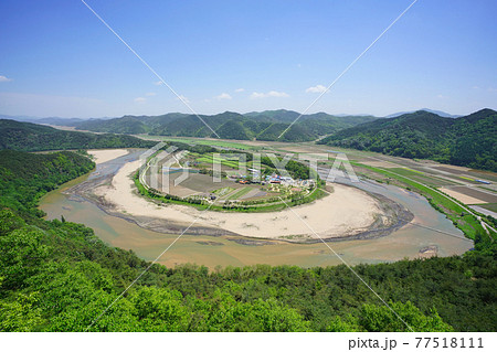 晴れ 風景 川 77518111