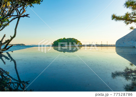 蒲郡のシンボル、竹島〈愛知県蒲郡市〉 蒲郡のシンボル、竹島〈愛知県蒲郡市〉 77528786