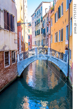 View between the canals of Venice, Italy 77537332