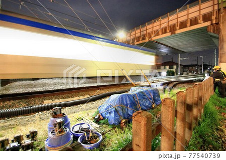 鉄道高架化・線路切り替え夜間工事を終え試運転列車を見守る【東武アーバンパークライン】野田市〜梅郷駅間 鉄道高架化・線路切り替え夜間工事を終え試運転列車を見守る【東武アーバンパークライン】野田市〜梅郷駅間 77540739