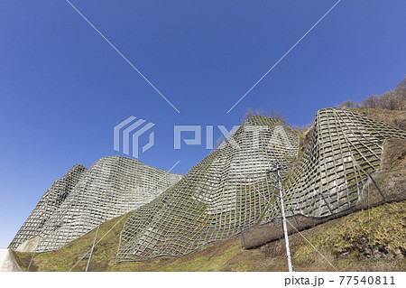 フリーフレーム工法施工の法面 77540811