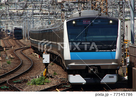 京浜東北線E233系と山手線E231系 77545786