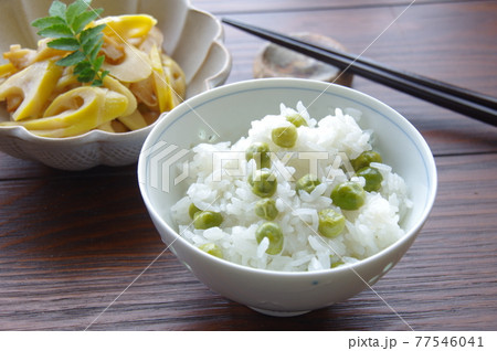 グリンピースご飯　和食　グリンピース　豆ごはん 77546041