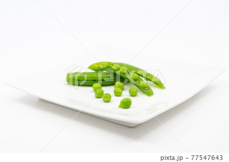 茹でたスナップエンドウ(スナックエンドウ)と豆 茹でたスナップエンドウ(スナックエンドウ)と豆 77547643