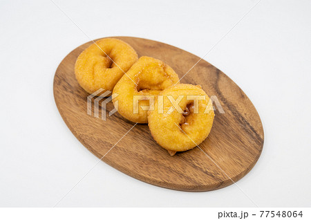 手作りドーナッツ｜木のプレート 77548064