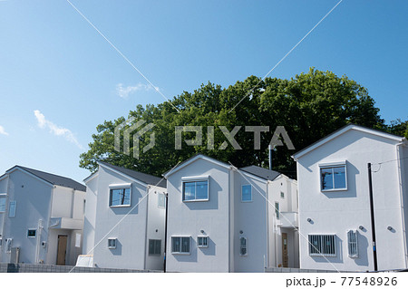 住宅街　イメージ　 77548926