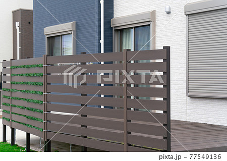 戸建て住宅のウッドテラス イメージ 戸建て住宅のウッドテラス イメージ 77549136