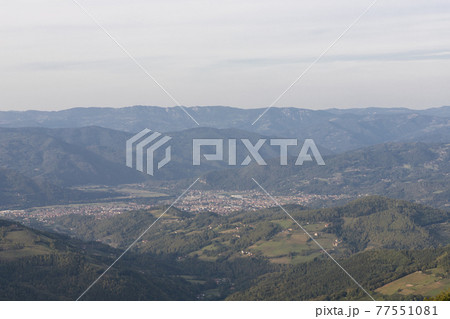 Tara mountain landscape at the viewpoint named Crnjeskovo. Western Serbia 77551081