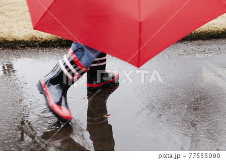 Wellingtons and umbrella Wellingtons and umbrella 77555090