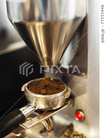 Coffee grounds, close-up 77555446