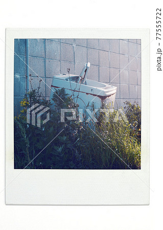 捨てられた洗濯機 77555722