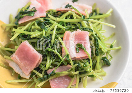 豆苗とベーコンの炒め物 77556720