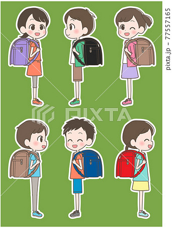 笑顔でランドセルを背負う小学生のイラスト素材