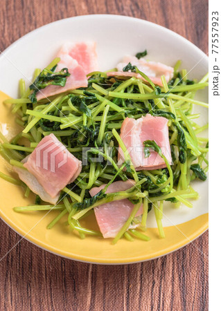 豆苗とベーコンの炒め物 豆苗とベーコンの炒め物 77557923
