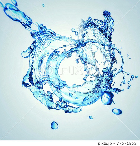 抽象的な水の渦 77571855