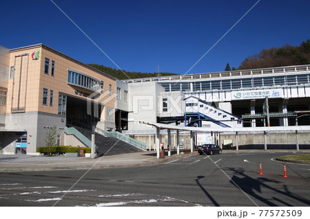 東北新幹線　いわて沼宮内駅（西口：駅舎） 77572509