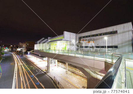 深夜の登戸駅の風景 深夜の登戸駅の風景 77574041