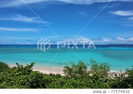 夏の海 沖縄県波照間島 ハテルマブルーのニシ浜 夏の海 沖縄県波照間島 ハテルマブルーのニシ浜 77574910