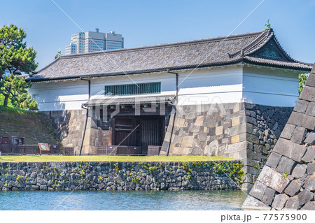 東京の都市風景 皇居外苑 旧江戸城外桜田門 東京の都市風景 皇居外苑 旧江戸城外桜田門 77575900