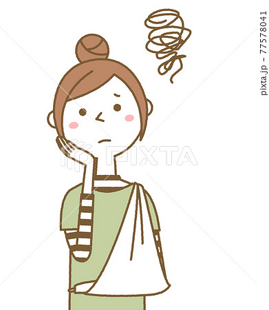腕を怪我した若い女性 ママ 腕を怪我した若い女性 ママ 77578041