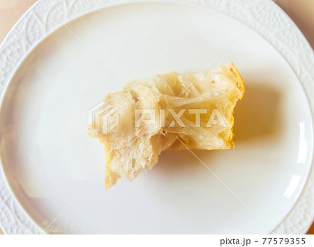 Example of bread made from flour rich in gluten Example of bread made from flour rich in gluten 77579355