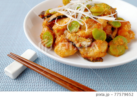 ソラマメと鶏モモ肉のピリ辛みそ炒め ソラマメと鶏モモ肉のピリ辛みそ炒め 77579652
