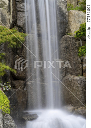 滝 噴水 夏 77581801