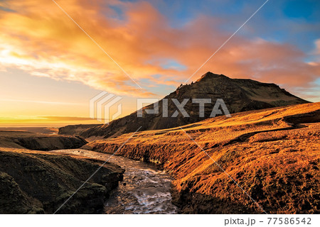 Fimmvorduhals trailhead in skogar, Iceland Fimmvorduhals trailhead in skogar, Iceland 77586542