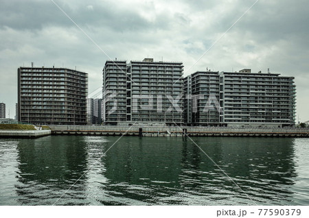 晴海フラッグと、どんよりとした天気 晴海フラッグと、どんよりとした天気 77590379