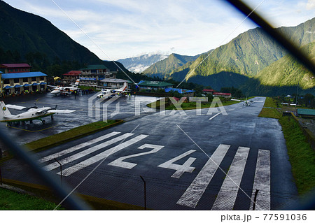 ネパールの世界一危険なルクラ空港 ネパールの世界一危険なルクラ空港 77591036