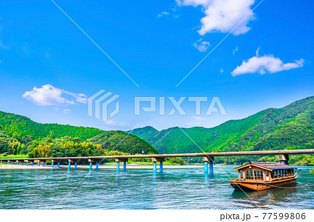 四万十川と佐田の沈下橋 77599806