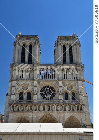 フランス パリ 改修工事中のノートルダム大聖堂 年6月2日撮影の写真素材