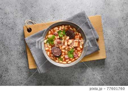 Spanish asturiana fabada on gray table. Copy space 77601760