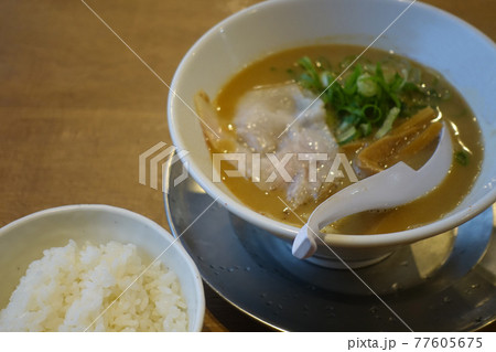 ラーメン ラーメン 77605675