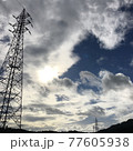 鉄塔と雲 77605938