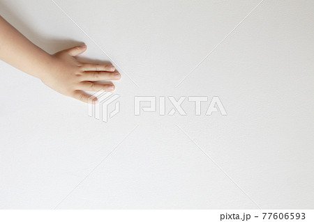 子供の手 子供の手 77606593
