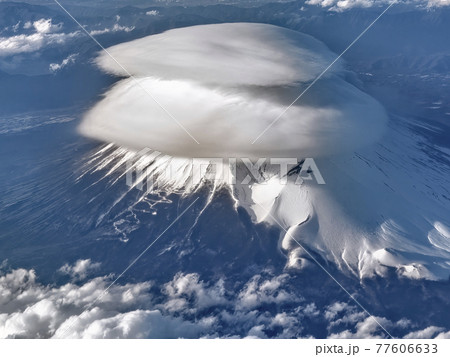 富士山の二重笠雲 空撮 / Mt. Fuji from sky 77606633