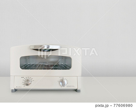 オシャレなトースターがある風景 77606980