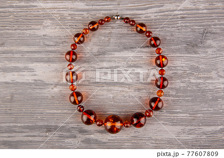 Collier of balls made of whole pieces of brandy amber. Round magnetic lock 77607809